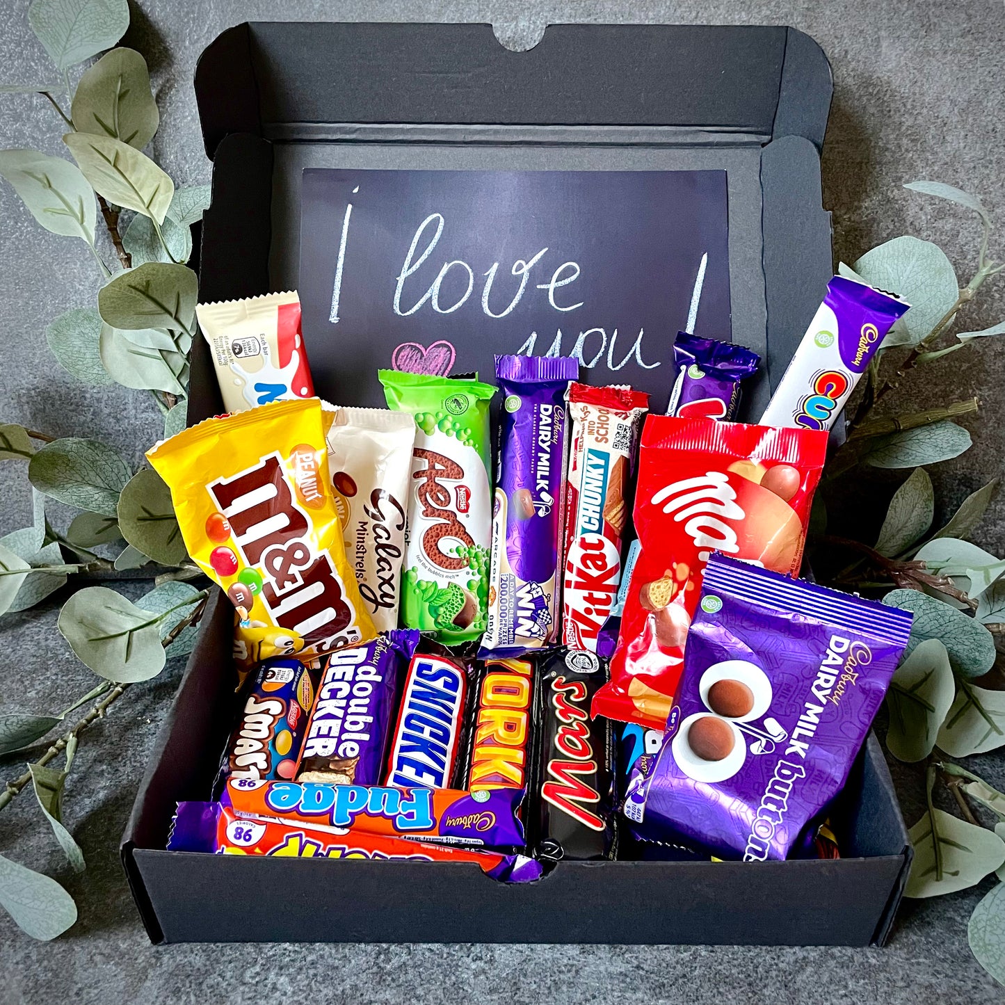 Luxury "I Love You" Chocolate Hamper Gift - 20 FULL SIZE Chocolate Bars - Love Gift Box Husband/Wife/Girlfriend/Boyfriend/Fiance Gift