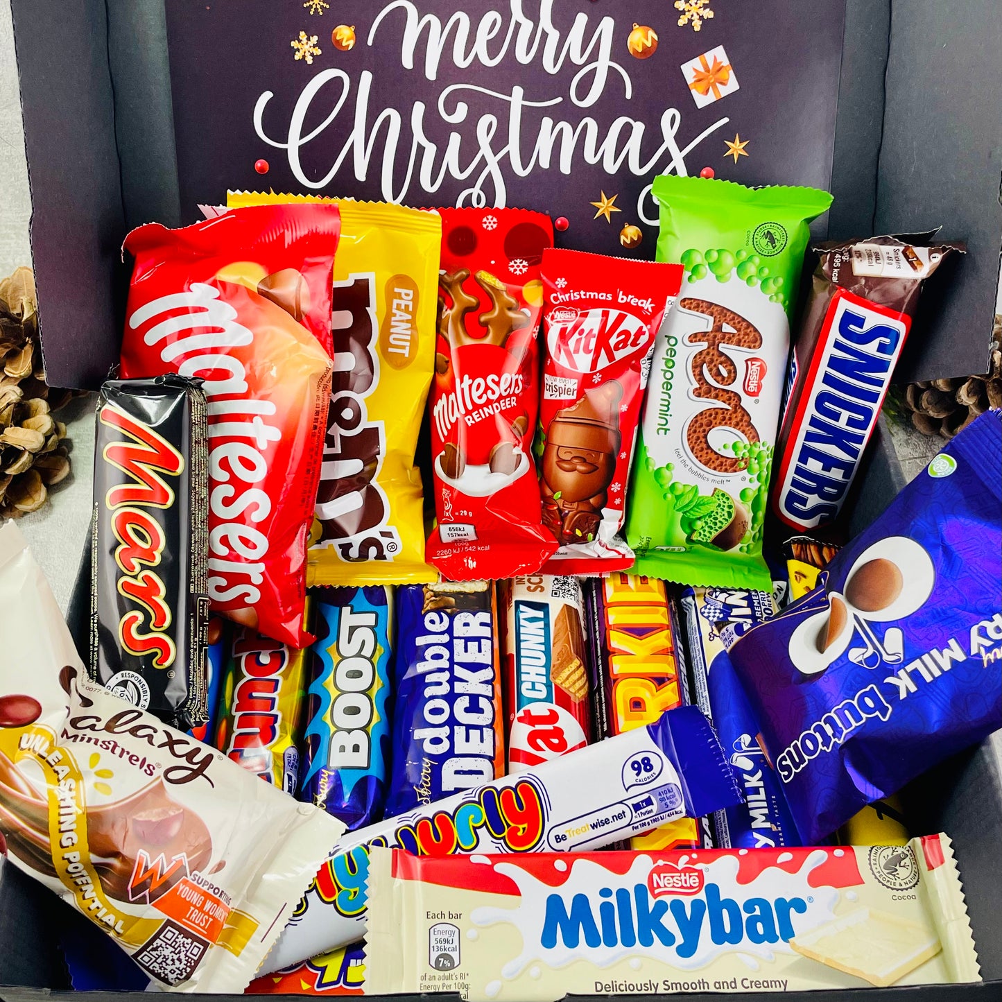Personalised Luxury Christmas Chocolate Hamper Gift - 20 FULL SIZE Chocolate Bars - Chocolate Gift - Christmas Eve Box