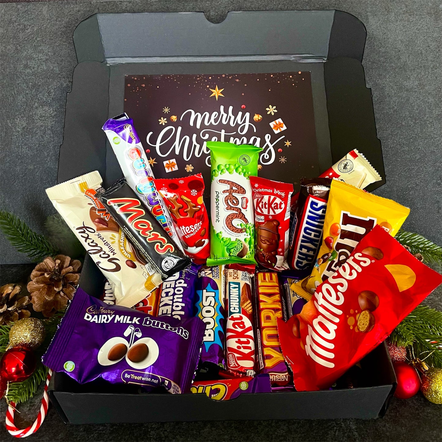 Personalised Luxury Christmas Chocolate Hamper Gift - 20 FULL SIZE Chocolate Bars - Chocolate Gift - Christmas Eve Box