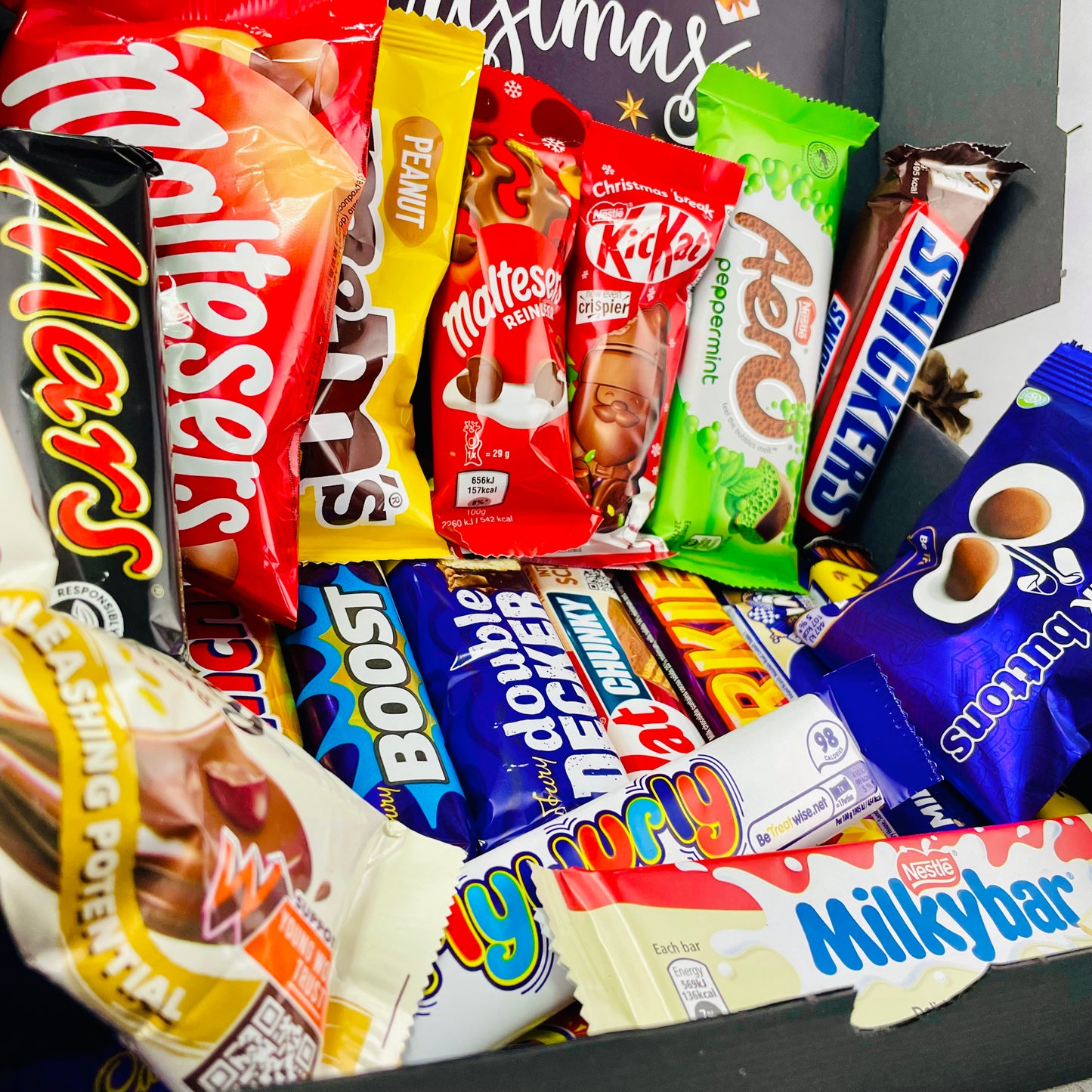 Personalised Luxury Christmas Chocolate Hamper Gift - 20 FULL SIZE Chocolate Bars - Chocolate Gift - Christmas Eve Box