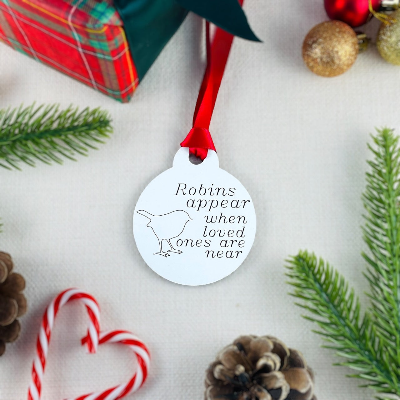 Robin's Appear When Loved Ones are Near - Wooden Bauble