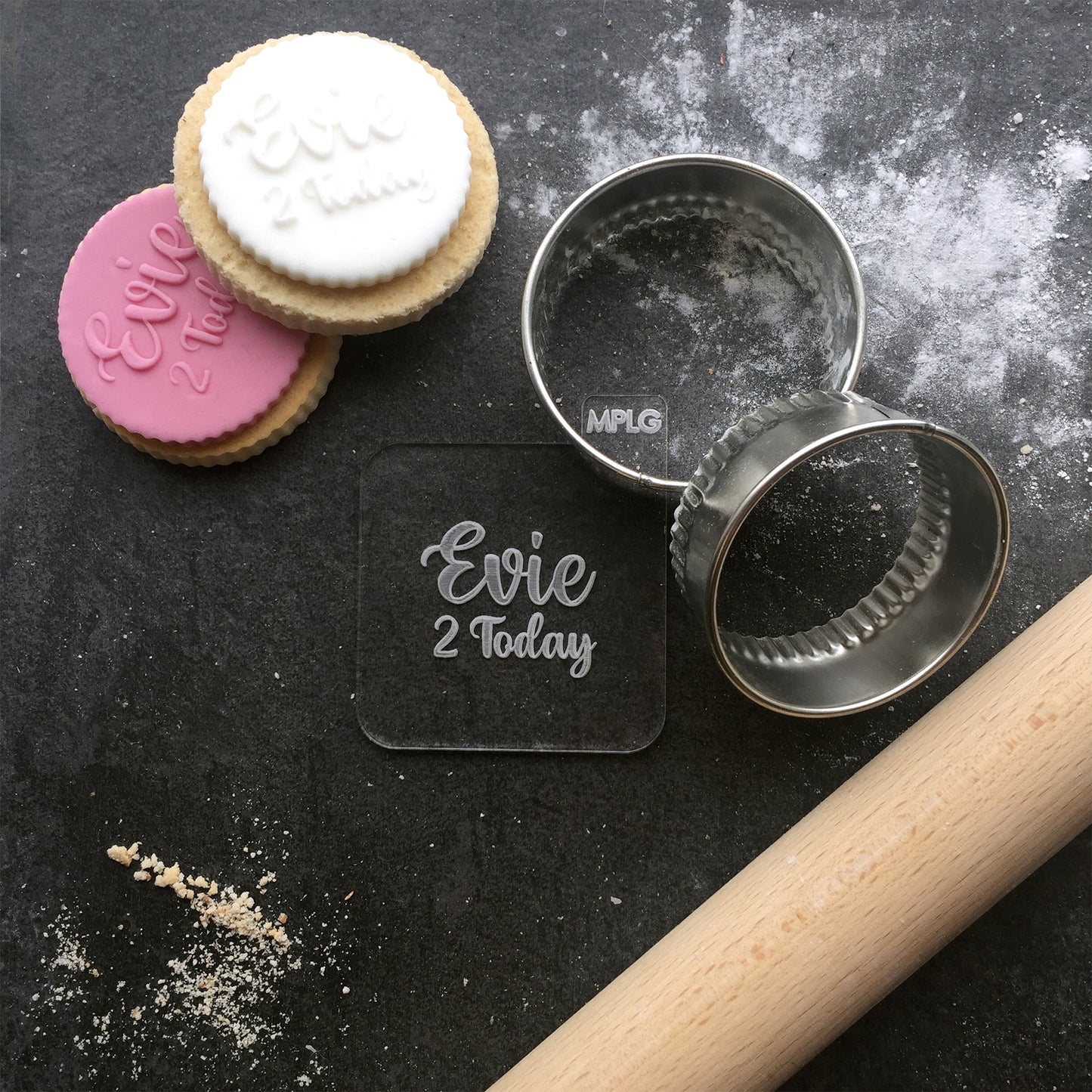 Personalised Name and Age Birthday Child's Birthday Icing Stamp Embosser Stamp Fondant for Biscuits, Cookies, Cupcake Topper Stencil