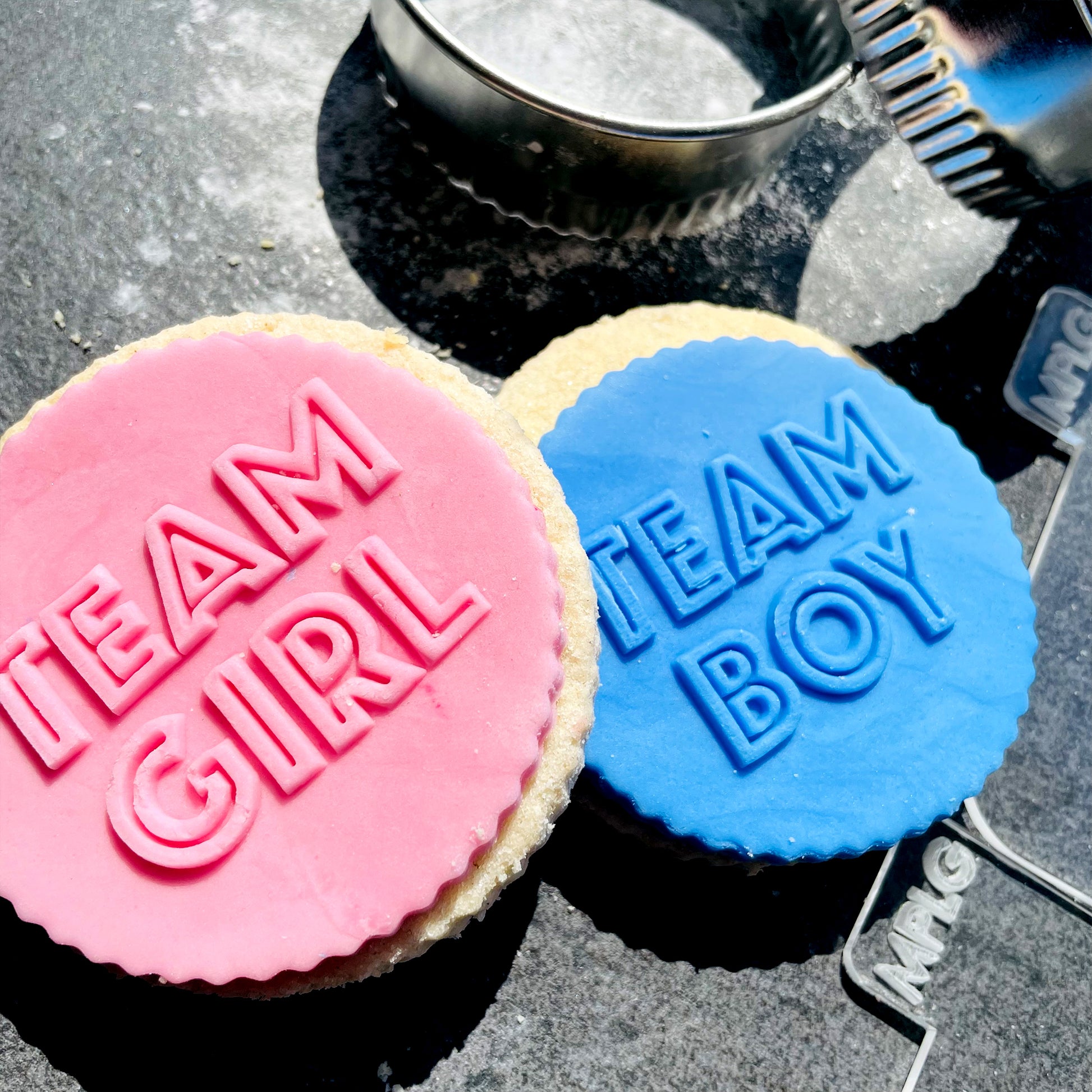 Team Girl/Boy Icing Stamp Embosser Stamp Fondant for Biscuits, Cookies, Cupcake Topper Decorations Stencil for Baby Shower Gender Reveal
